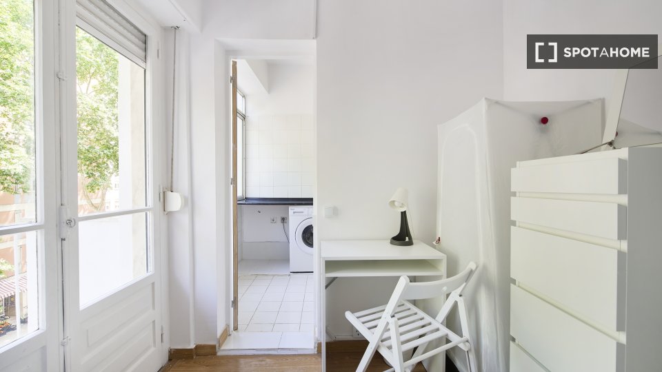 Double room Lisbon, 7 beds — photo 9