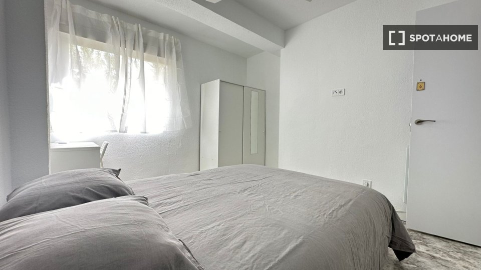 Double room Madrid, 5 beds — photo 10