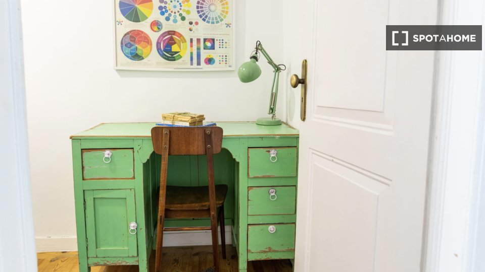 Apartment Lisbon, 2 beds, 60m² — photo 2