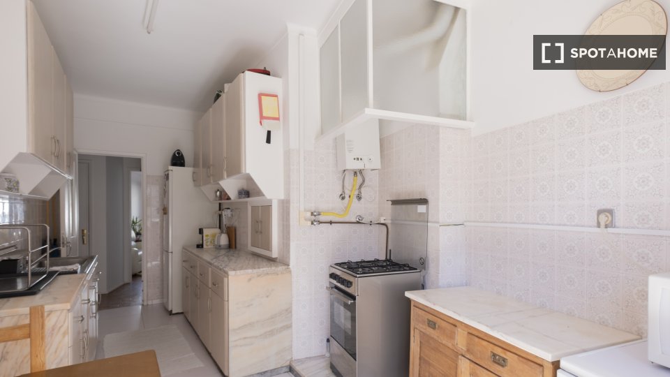 Double room Lisbon, 4 beds, 100m² — photo 20