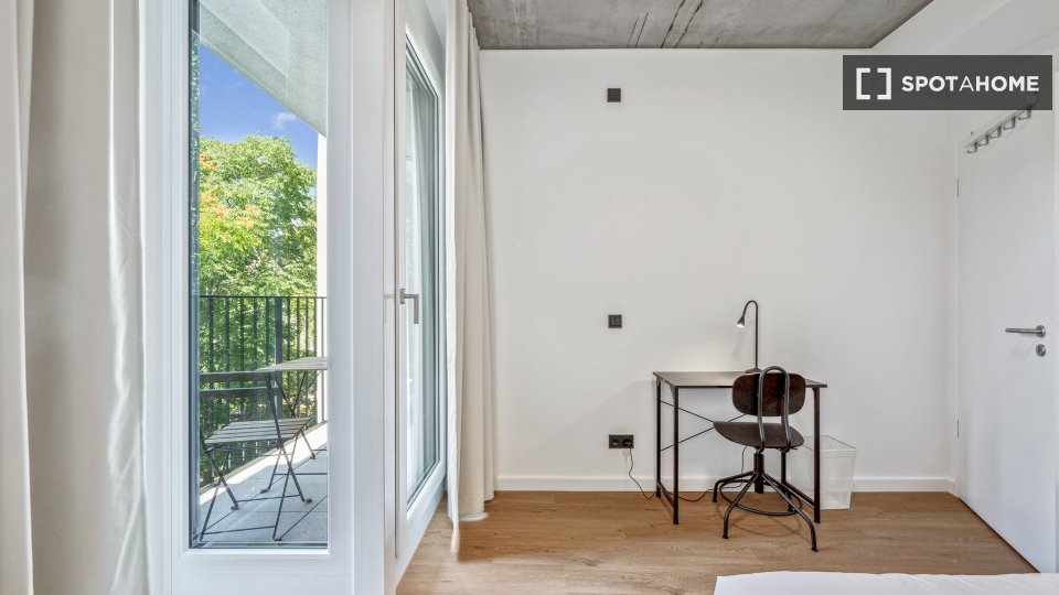 Double room Berlin, 3 beds, 57m² — photo 18