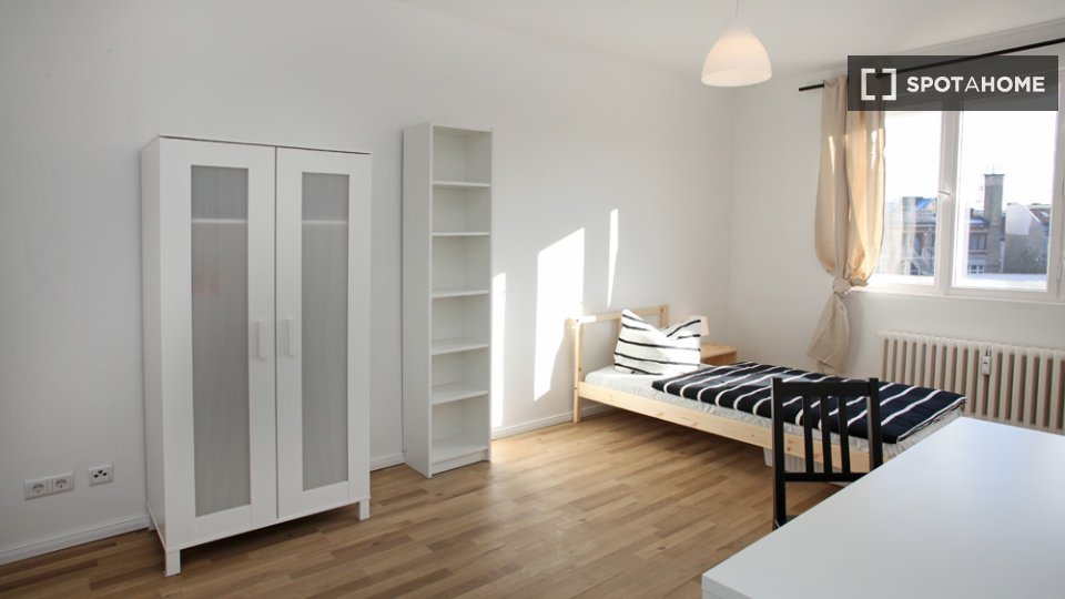 Double room Berlin, 3 beds, 60m² — photo 5
