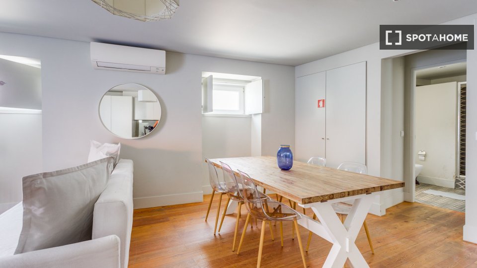 Apartment Lisbon, 2 beds — photo 22
