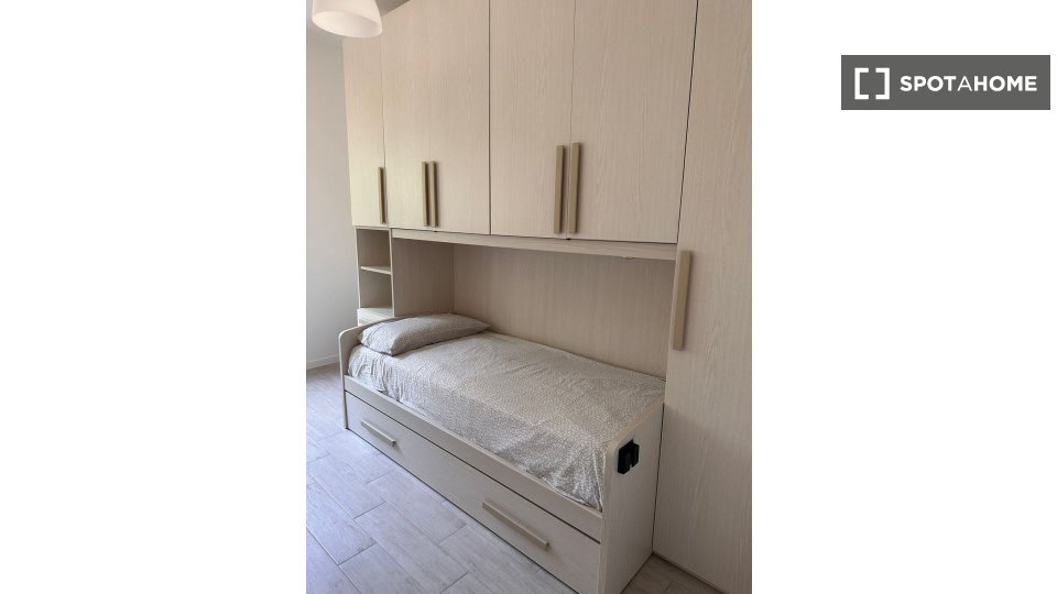Double room Milan, 2 beds, 70m² — photo 9