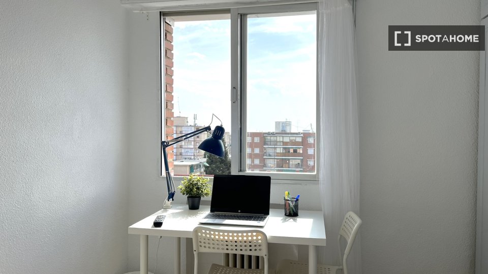 Double room Madrid, 5 beds, 100m² — photo 38