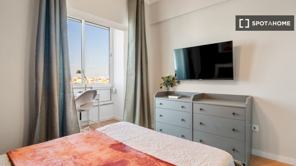 Double room Lisbon, 6 beds — photo 16