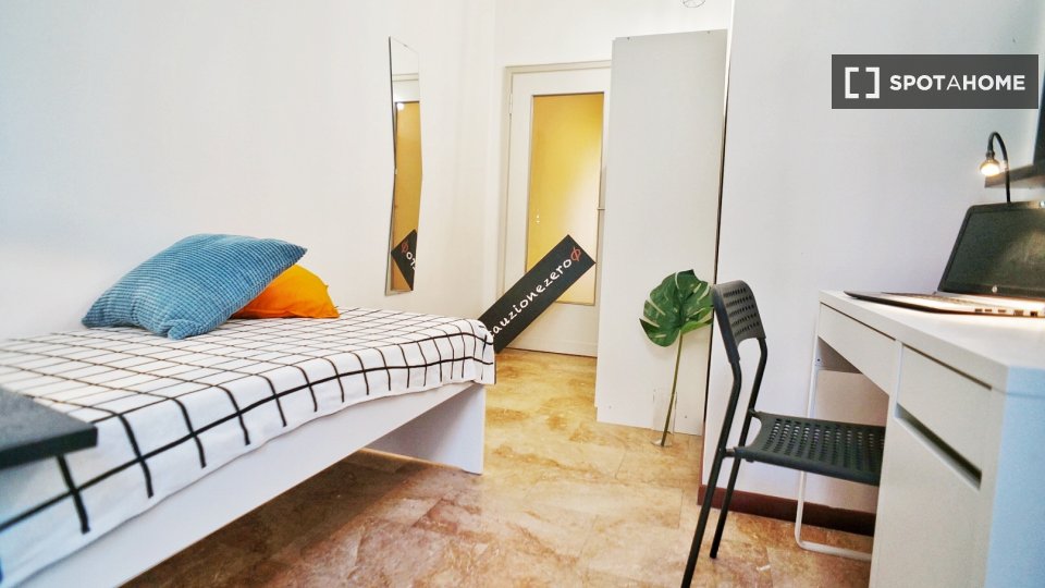Double room Milan, 5 beds — photo 1