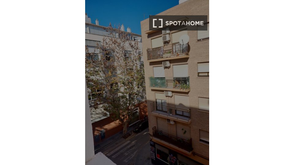 Double room Valencia, 3 beds — photo 1