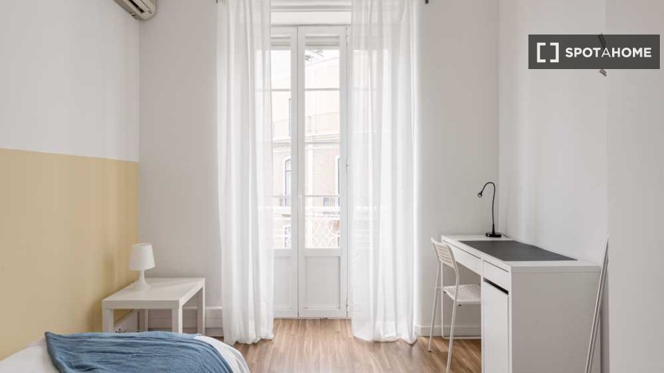 Double room Lisbon, 13 beds — photo 4