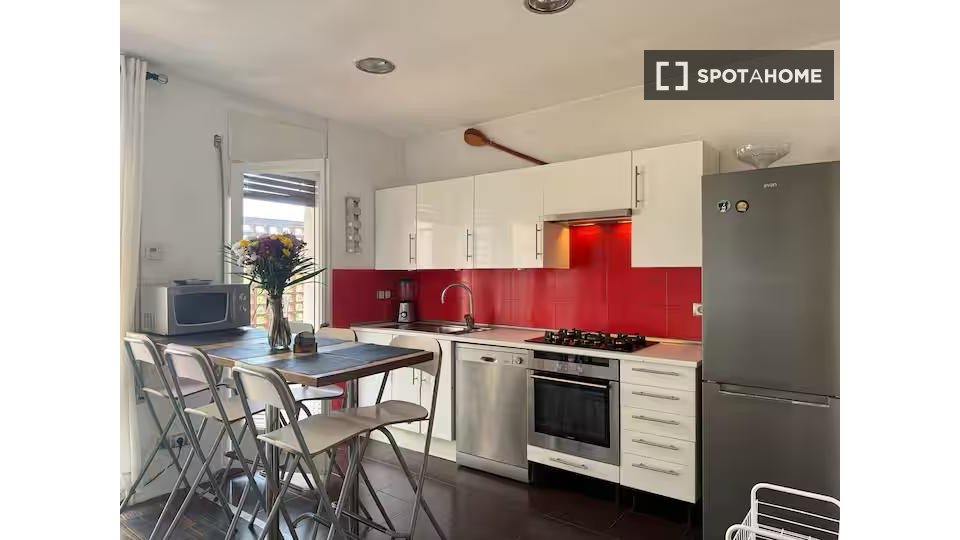 Apartment Barcelona, 3 beds, 75m² — photo 17
