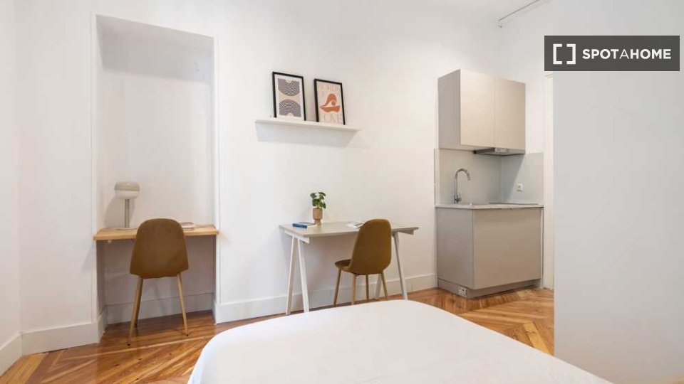 Habitación doble Madrid, 12 habitaciones — foto 11
