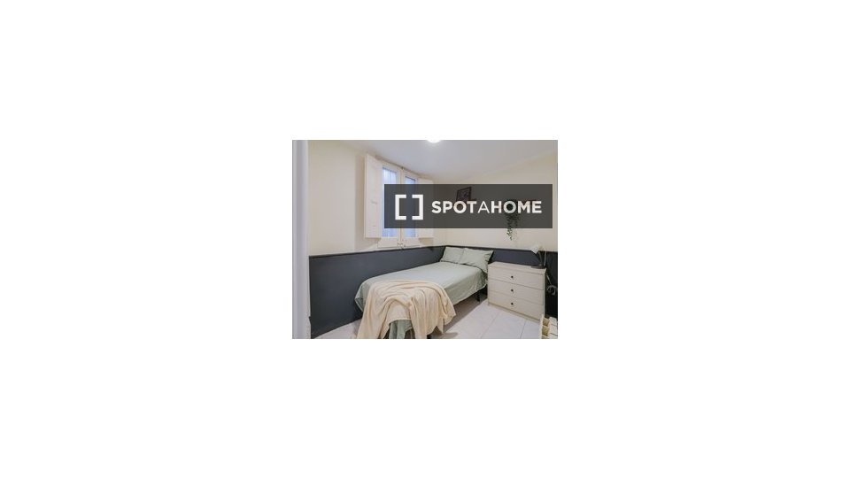 Double room Barcelona, 9 beds, 210m² — photo 18