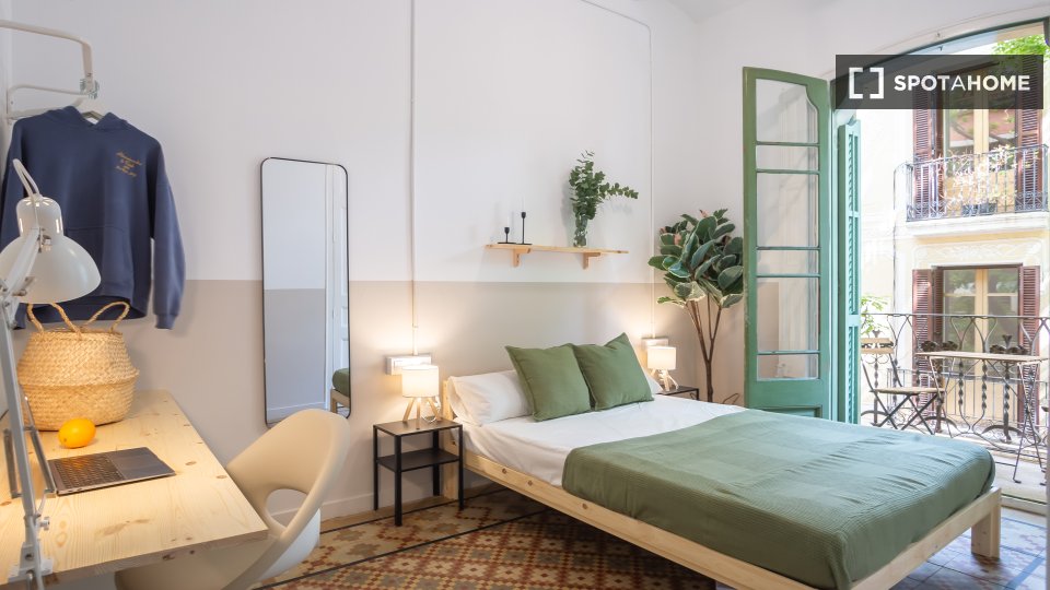 Double room Barcelona, 4 beds, 90m² — photo 8