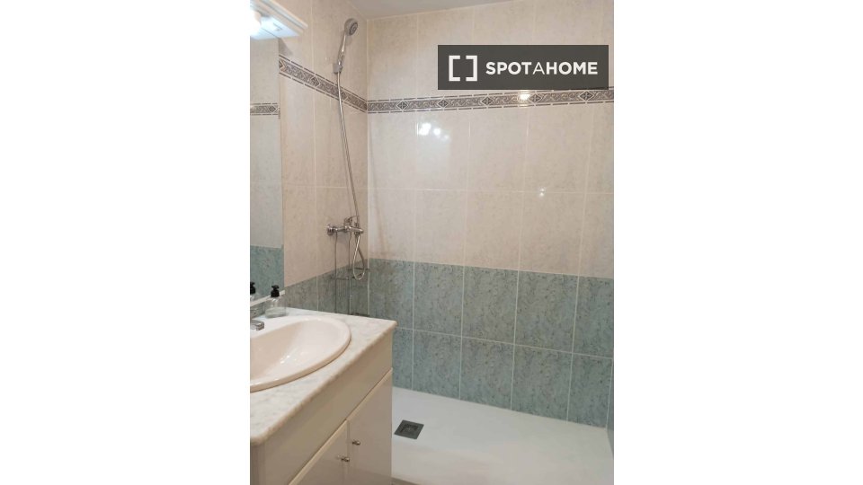 Double room Valencia, 3 beds — photo 18