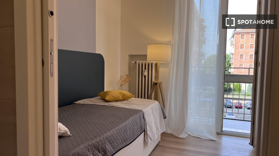 Double room Bologna, 3 beds — photo 19