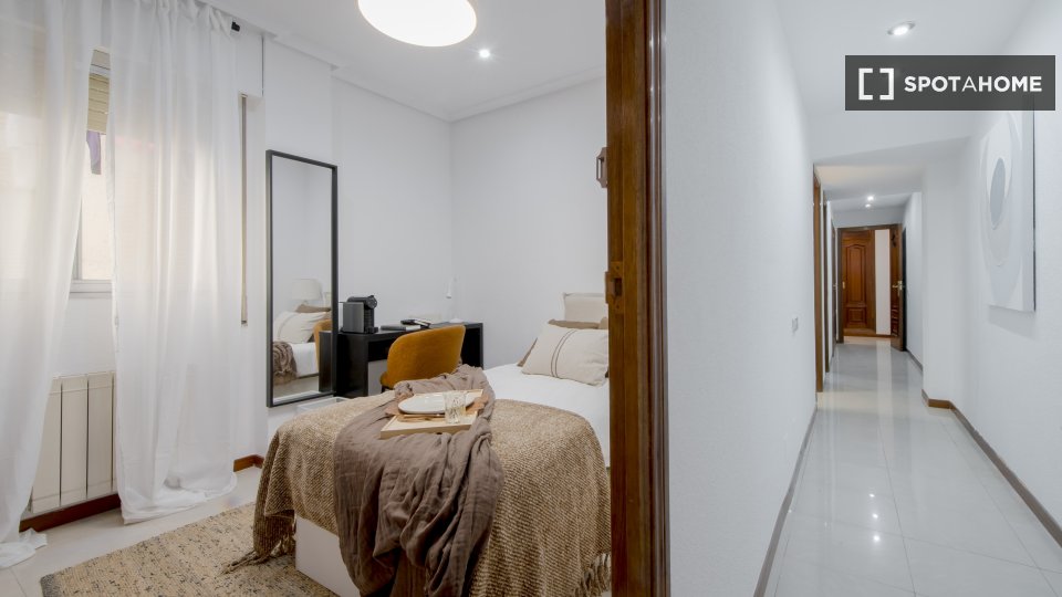 Double room Madrid, 7 beds — photo 7