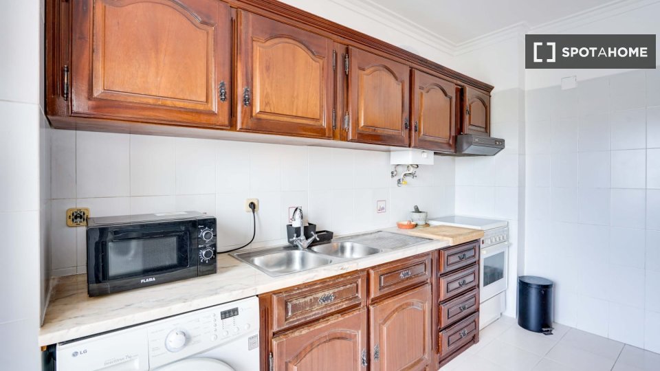 Apartment Lisbon, 2 beds, 69m² — photo 1