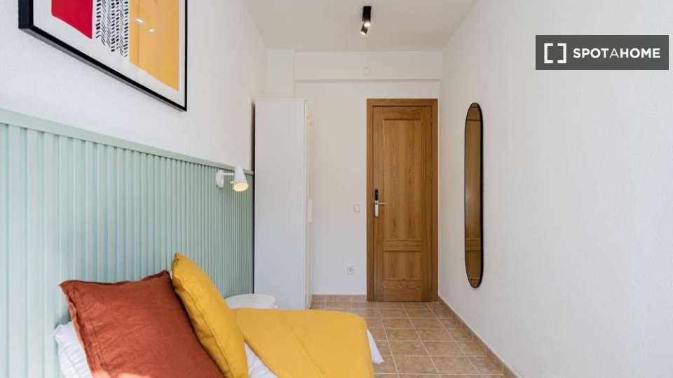 Double room Madrid, 4 beds — photo 12