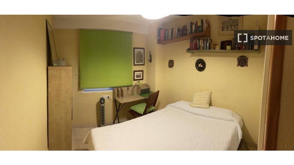 Double room Alicante, 2 beds, 80m² — photo 2