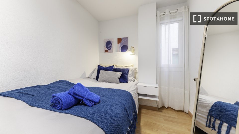 Double room Alicante, 4 beds, 103m² — photo 7