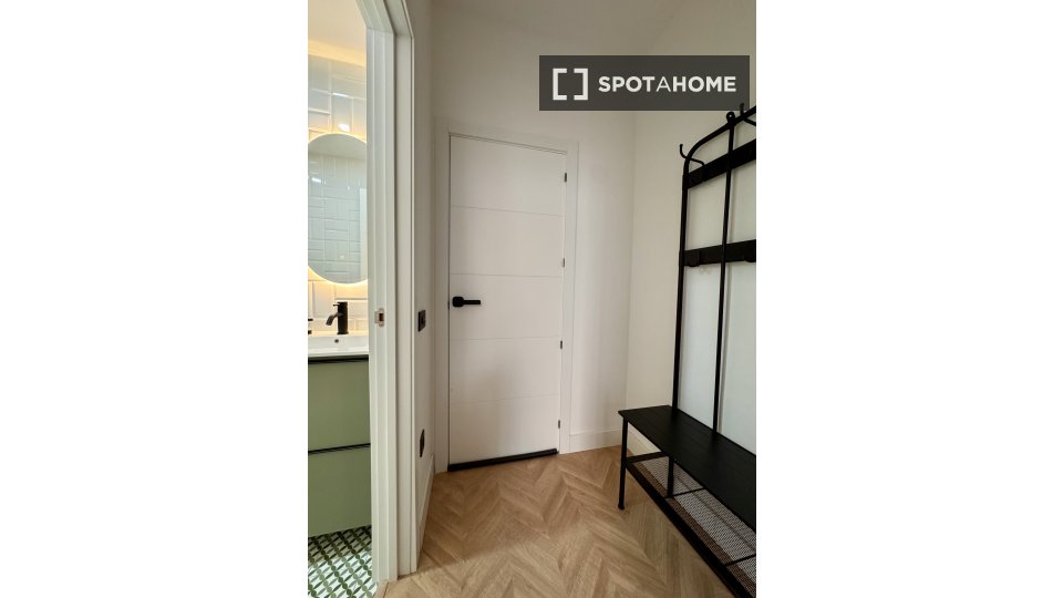Double room Barcelona, 5 beds — photo 9