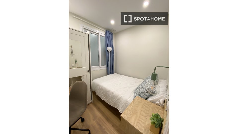 Double room Barcelona, 6 beds — photo 15