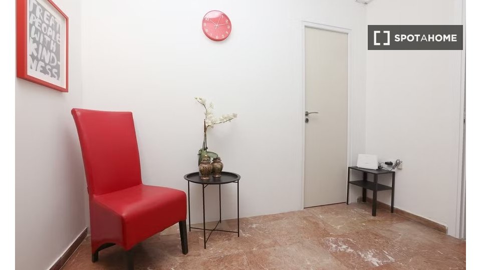 Double room Athens, 5 beds — photo 13