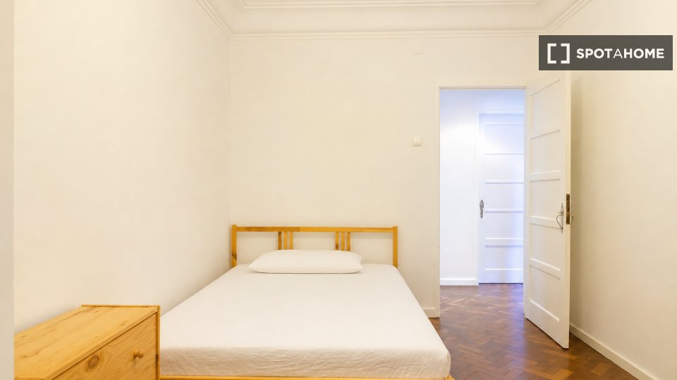 Double room Lisbon, 7 beds — photo 14