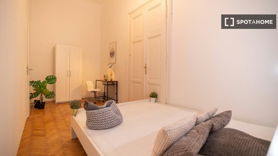 Double room Budapest, 3 beds — photo 17