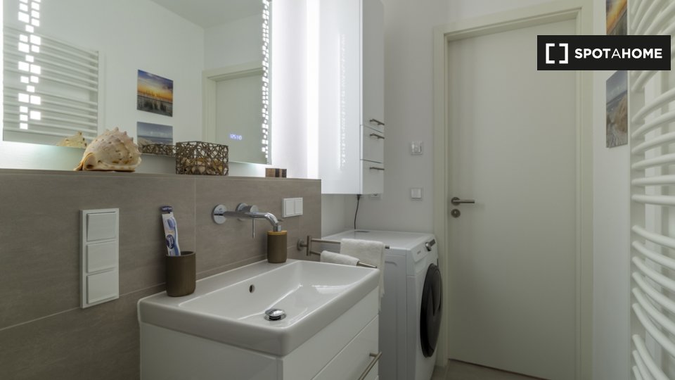 Apartment Berlin, 1 bed, 52m² — photo 3
