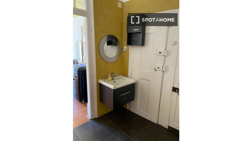 Apartment mono Lisbon, 40m² — photo 18