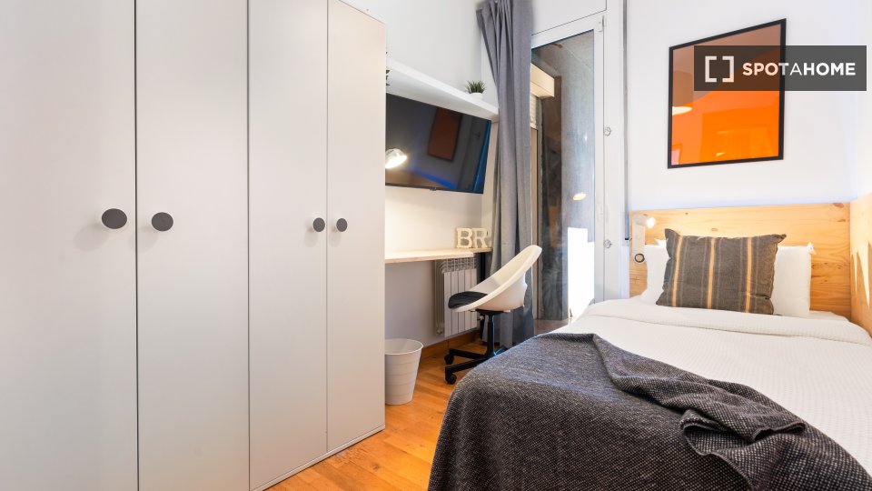 Double room Barcelona, 5 beds — photo 5