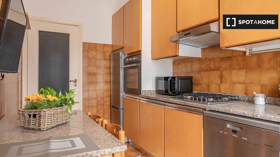 Double room Milan, 4 beds, 90m² — photo 10