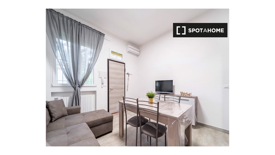 Apartment Bologna, 1 bed, 39m² — photo 1