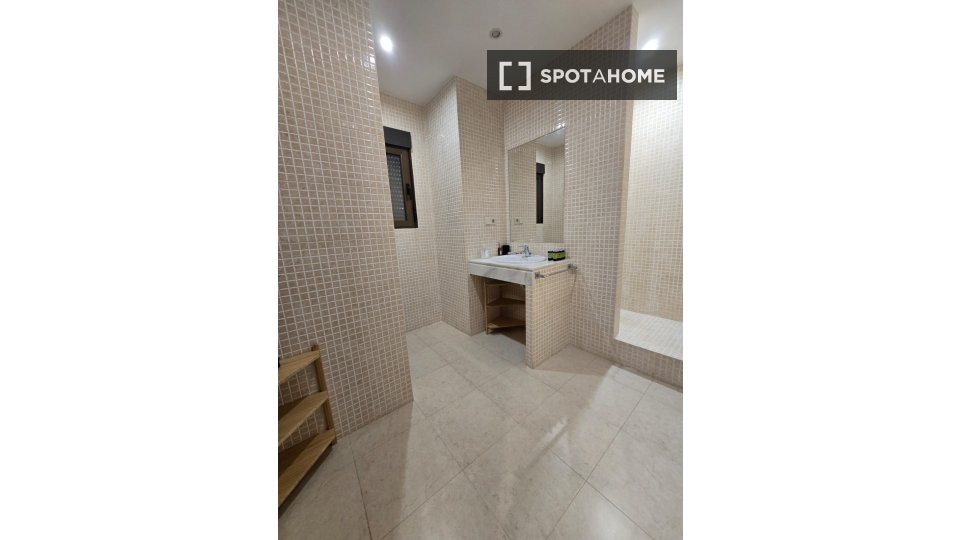 Apartment Madrid, 2 beds, 70m² — photo 2