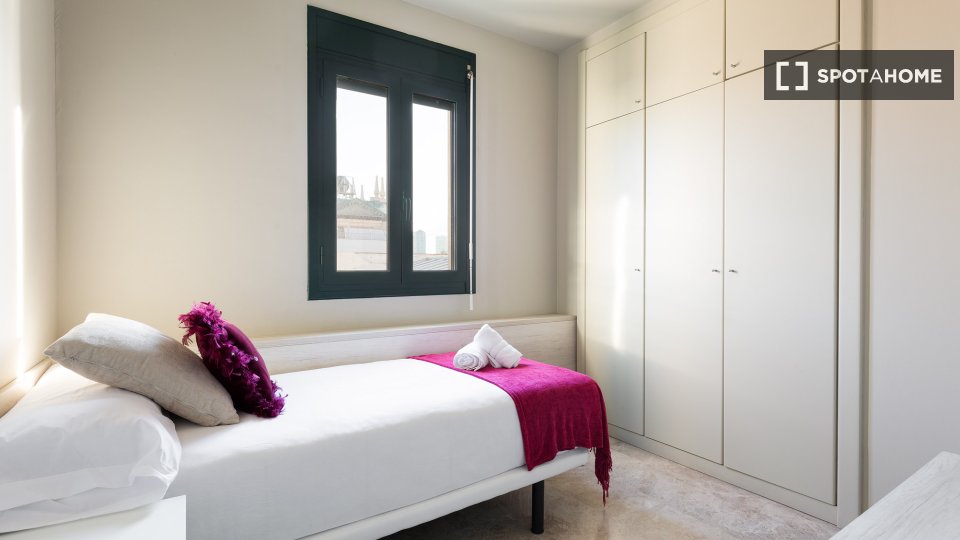 Apartment Barcelona, 4 beds, 105m² — photo 8