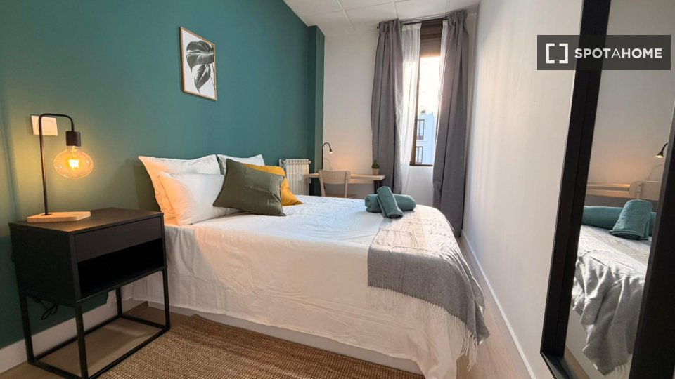 Double room Madrid, 5 beds, 90m² — photo 11