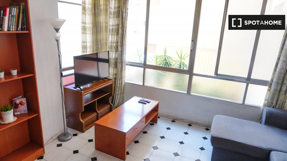 Apartment Barcelona, 3 beds, 75m² — photo 2