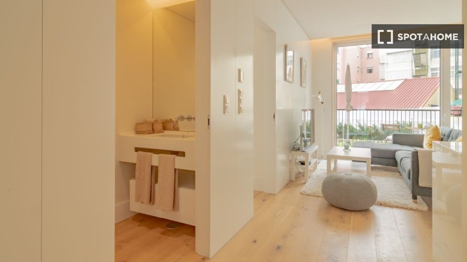 Apartment Lisbon, 1 bed — photo 8