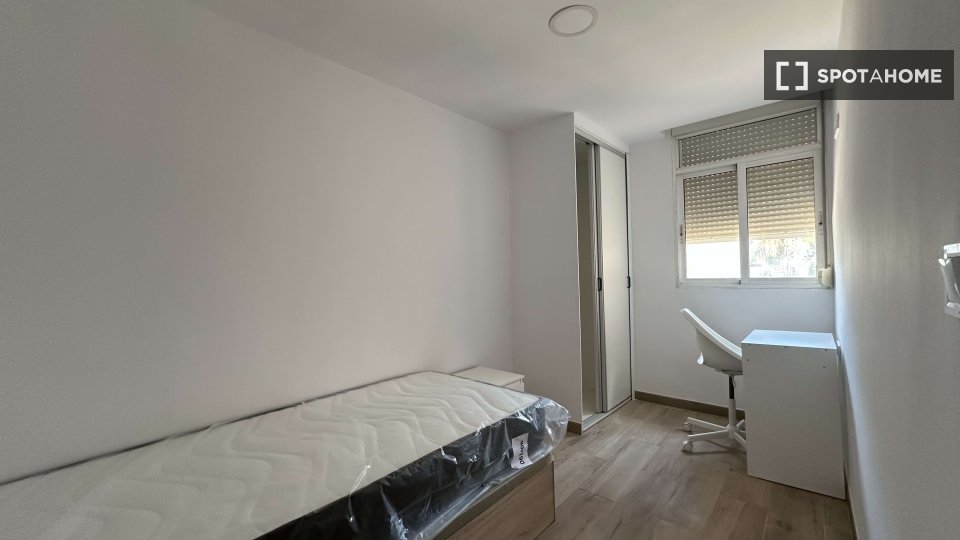 Double room Valencia, 4 beds, 74m² — photo 13