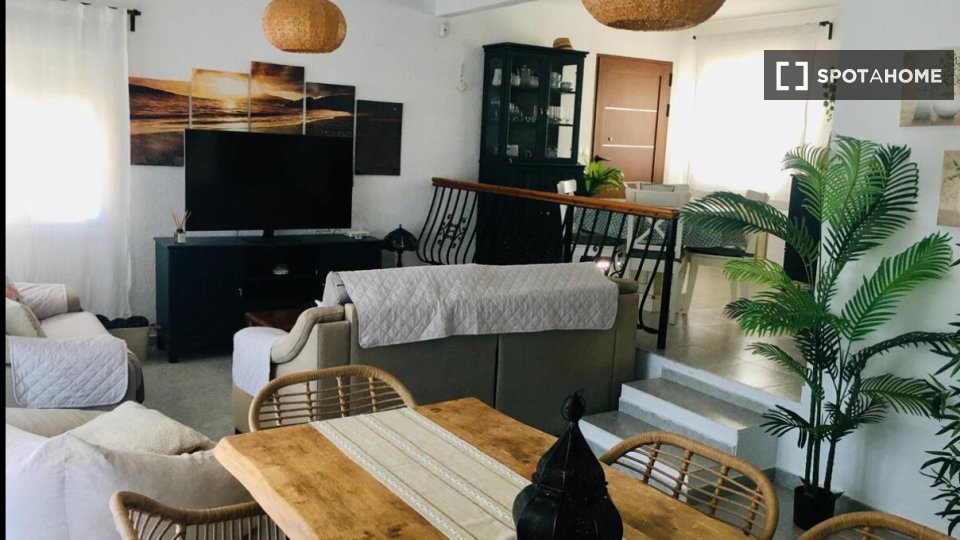 Apartment Alicante, 3 beds, 277m² — photo 2