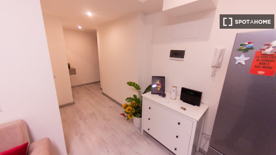 Double room Milan, 3 beds, 75m² — photo 9