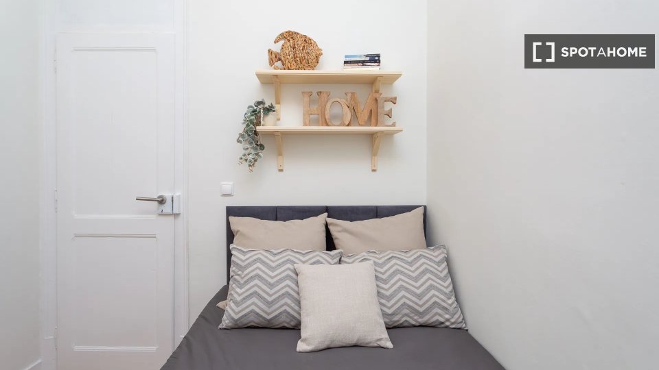 Double room Lisbon, 6 beds — photo 2