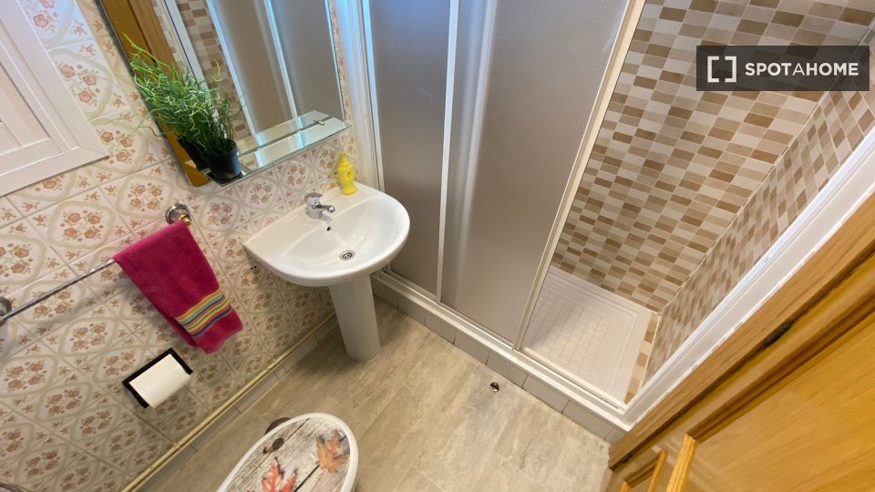 Double room Madrid, 4 beds — photo 24