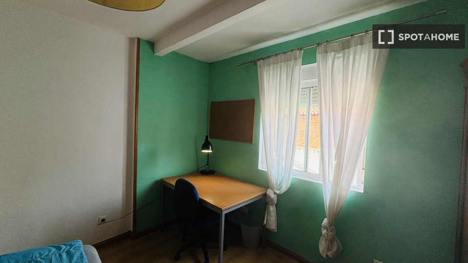 Double room Alcala_De_Henares, 3 beds — photo 30