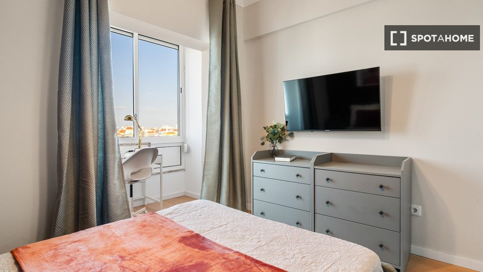 Double room Lisbon, 6 beds — photo 9