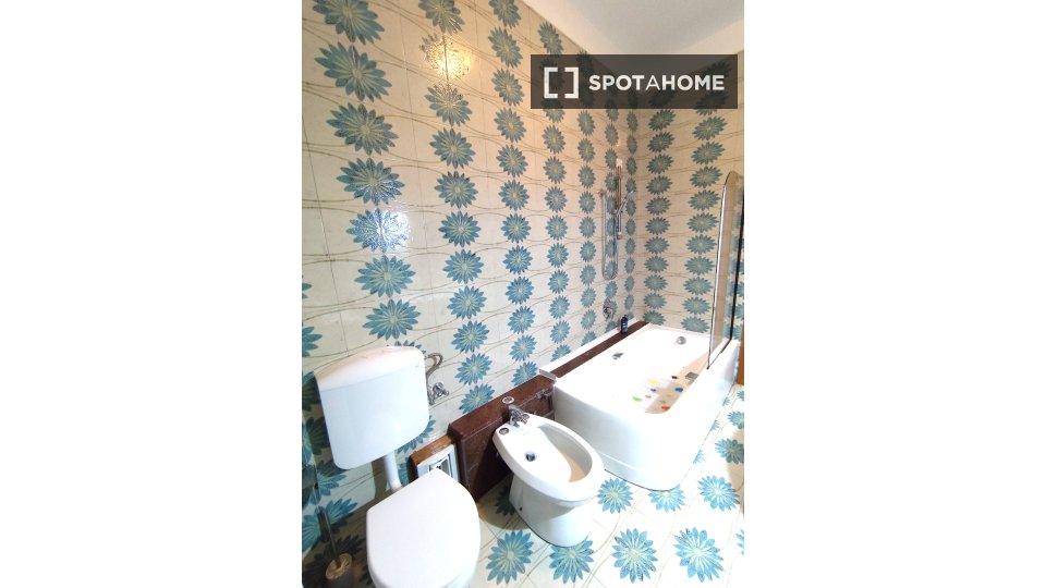 Double room Bologna, 8 beds, 150m² — photo 3