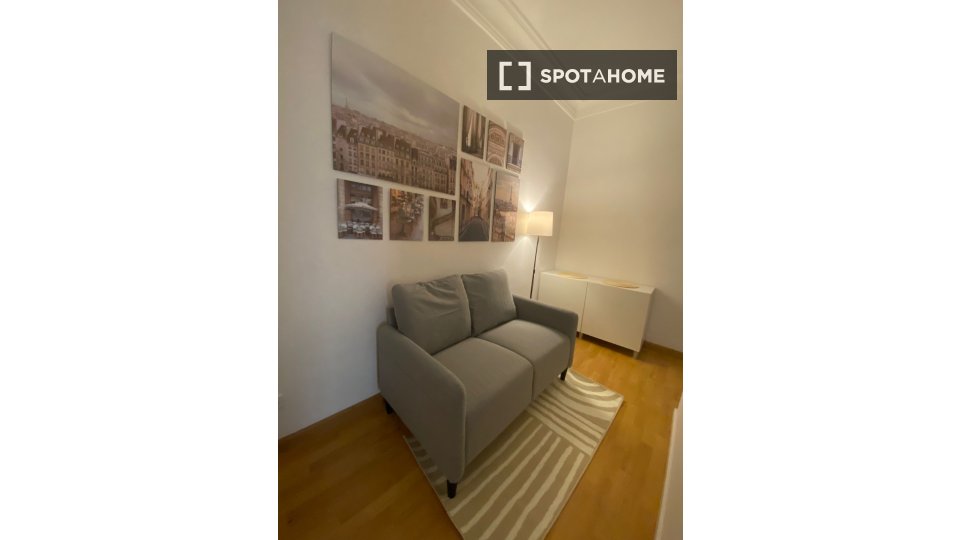 Double room Madrid, 4 beds — photo 10