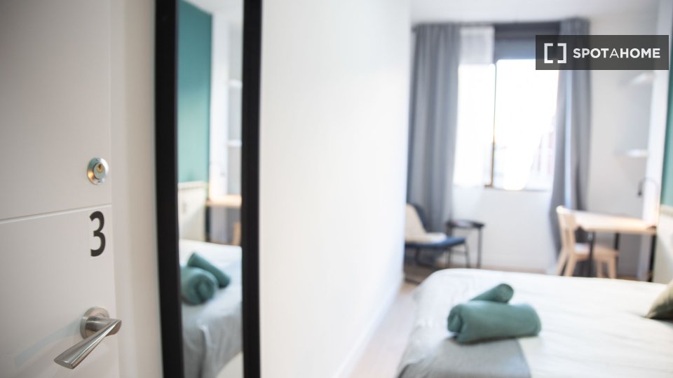 Double room Madrid, 5 beds, 90m² — photo 38