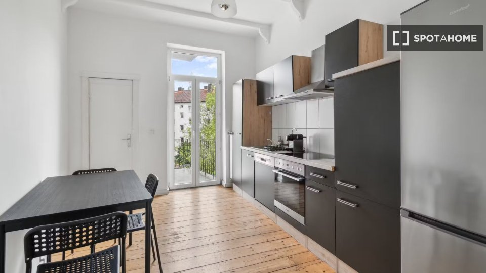 Double room Hamburg, 3 beds, 87m² — photo 4